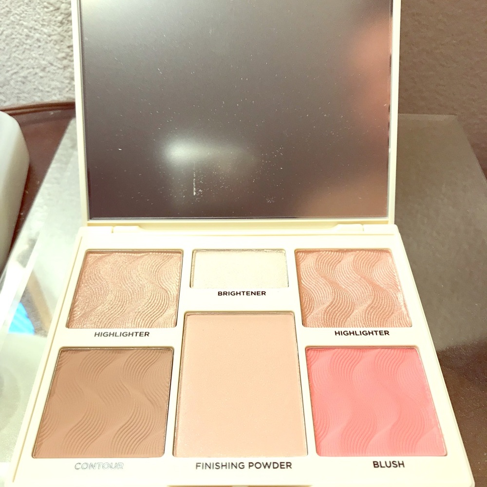 💥💥💥💥Sold💥💥💥Cover Fx makeup pallet